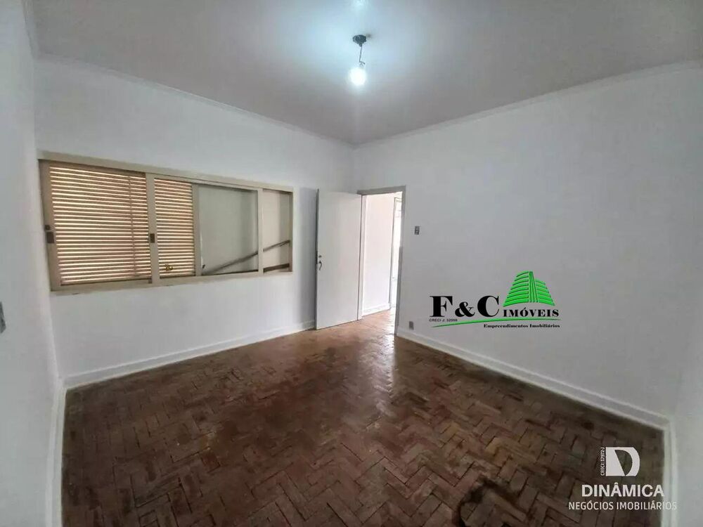 Casa à venda com 3 quartos, 330m² - Foto 3