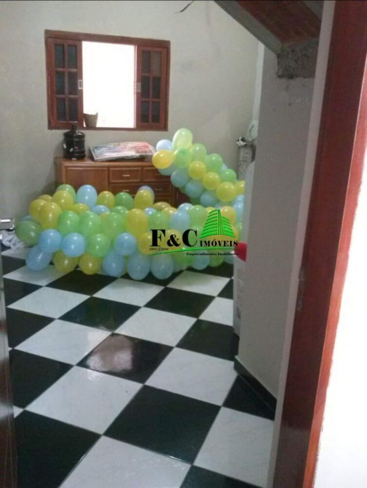 Sobrado à venda com 4 quartos, 250m² - Foto 1