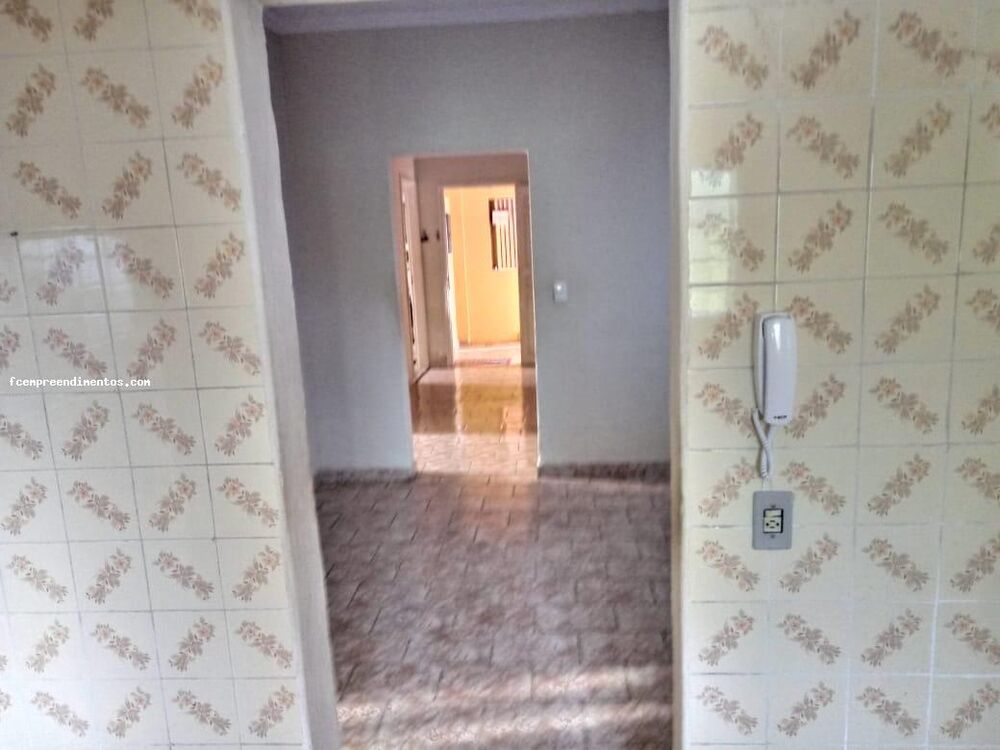 Casa à venda com 4 quartos, 343m² - Foto 2