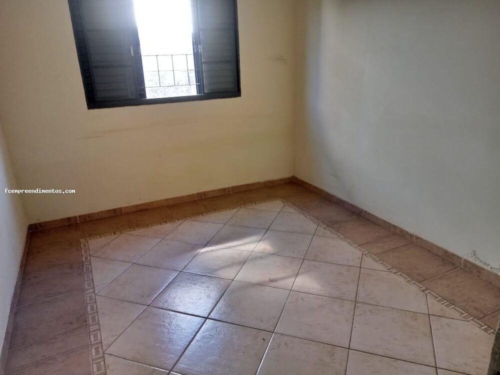 Casa à venda com 4 quartos, 343m² - Foto 1