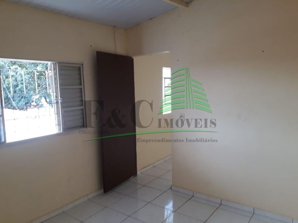 Casa à venda com 3 quartos, 220m² - Foto 1