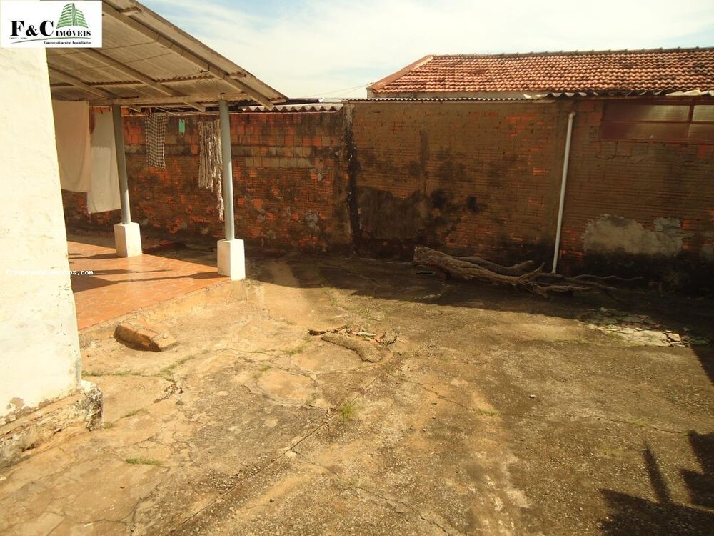 Terreno à venda com 1 quarto, 552m² - Foto 10