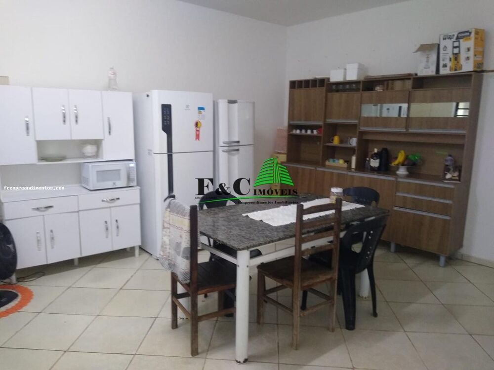 Chácara à venda com 3 quartos, 1870m² - Foto 2