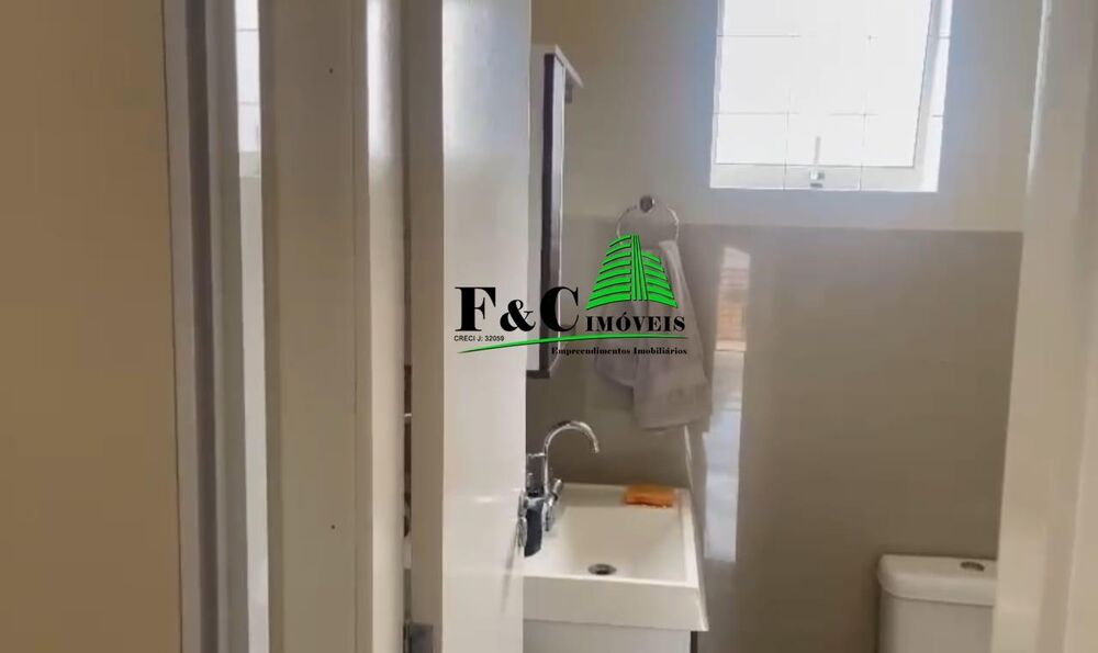 Sobrado à venda com 2 quartos, 300m² - Foto 1