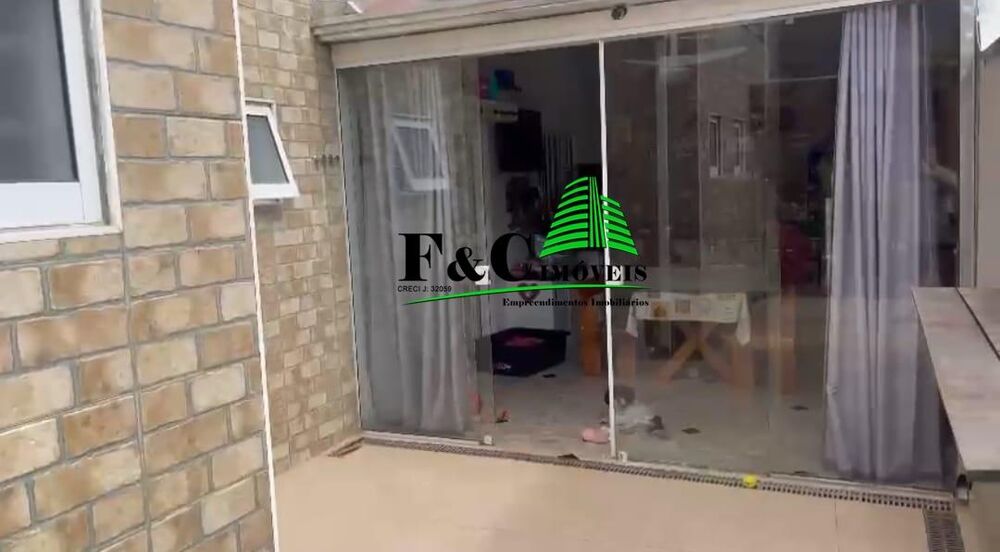 Sobrado à venda com 2 quartos, 300m² - Foto 2