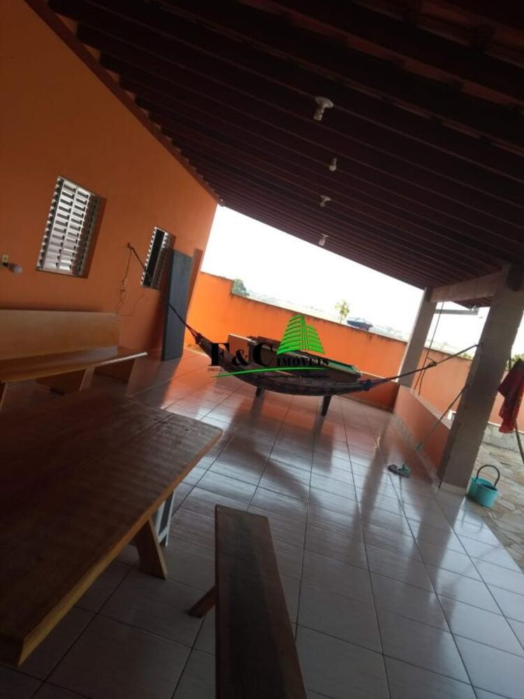 Chácara à venda com 3 quartos, 1000m² - Foto 1