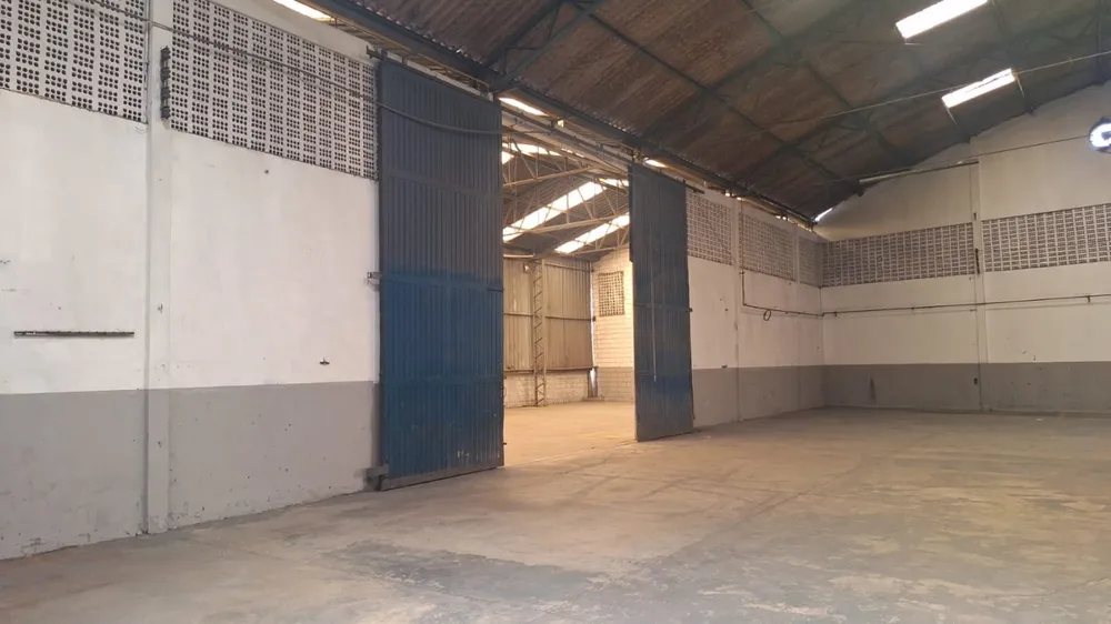 Depósito-Galpão, 1600 m² - Foto 1