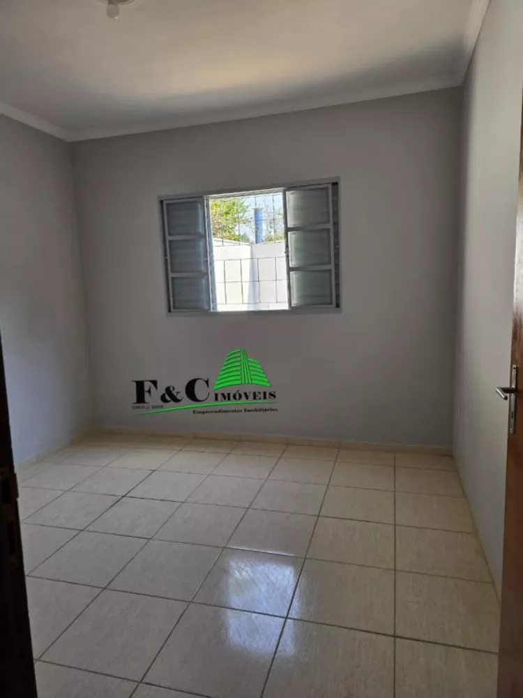 Casa à venda com 2 quartos, 125m² - Foto 2