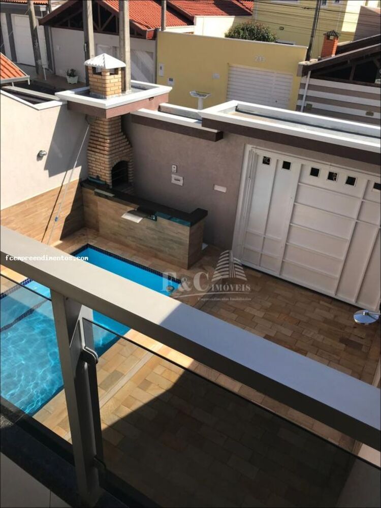 Casa à venda com 3 quartos, 200m² - Foto 1