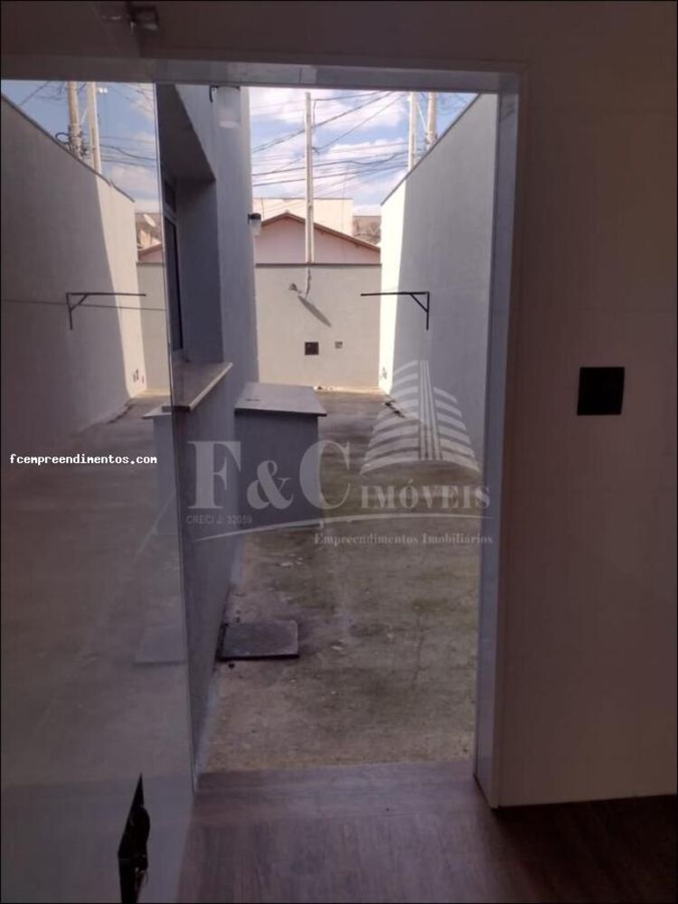 Casa à venda com 4 quartos, 500m² - Foto 1