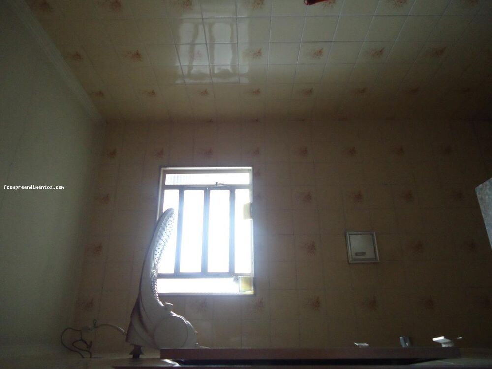 Casa à venda com 3 quartos, 282m² - Foto 2