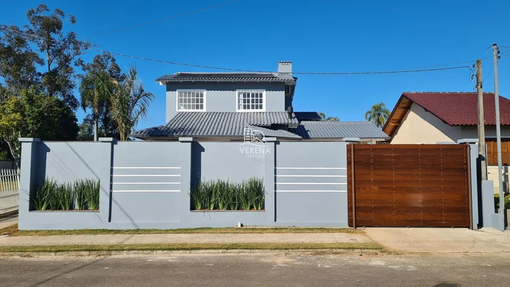 Casa, 3 quartos, 213 m² - Foto 1