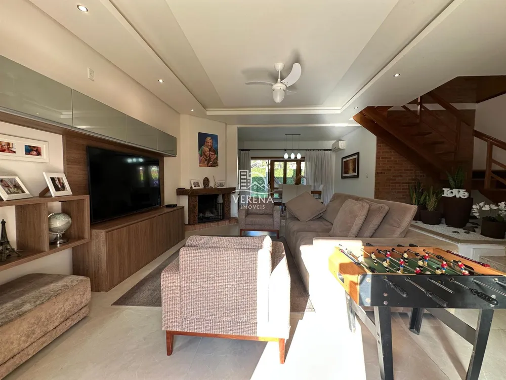 Casa, 3 quartos, 239 m² - Foto 1