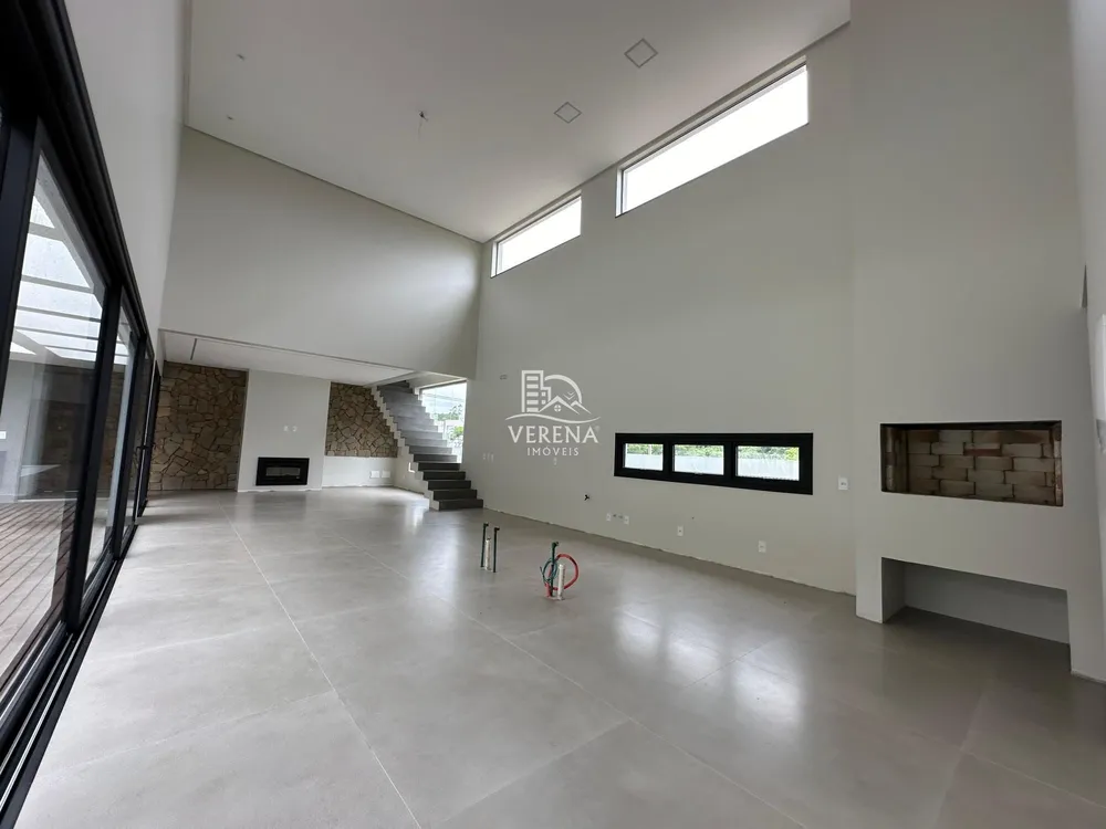 Casa, 3 quartos, 245 m² - Foto 2