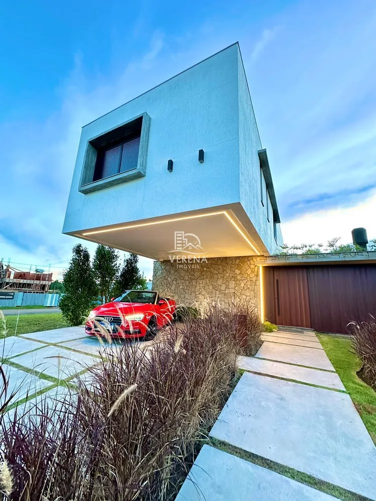 Casa, 3 quartos, 245 m² - Foto 1