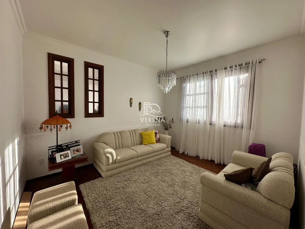Casa, 3 quartos, 211 m² - Foto 1