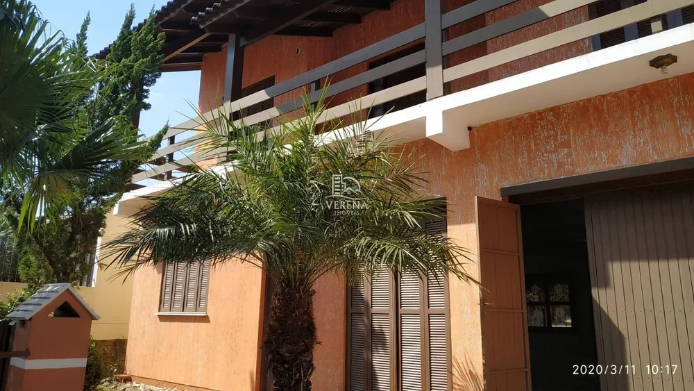 Casa, 3 quartos, 221 m² - Foto 1