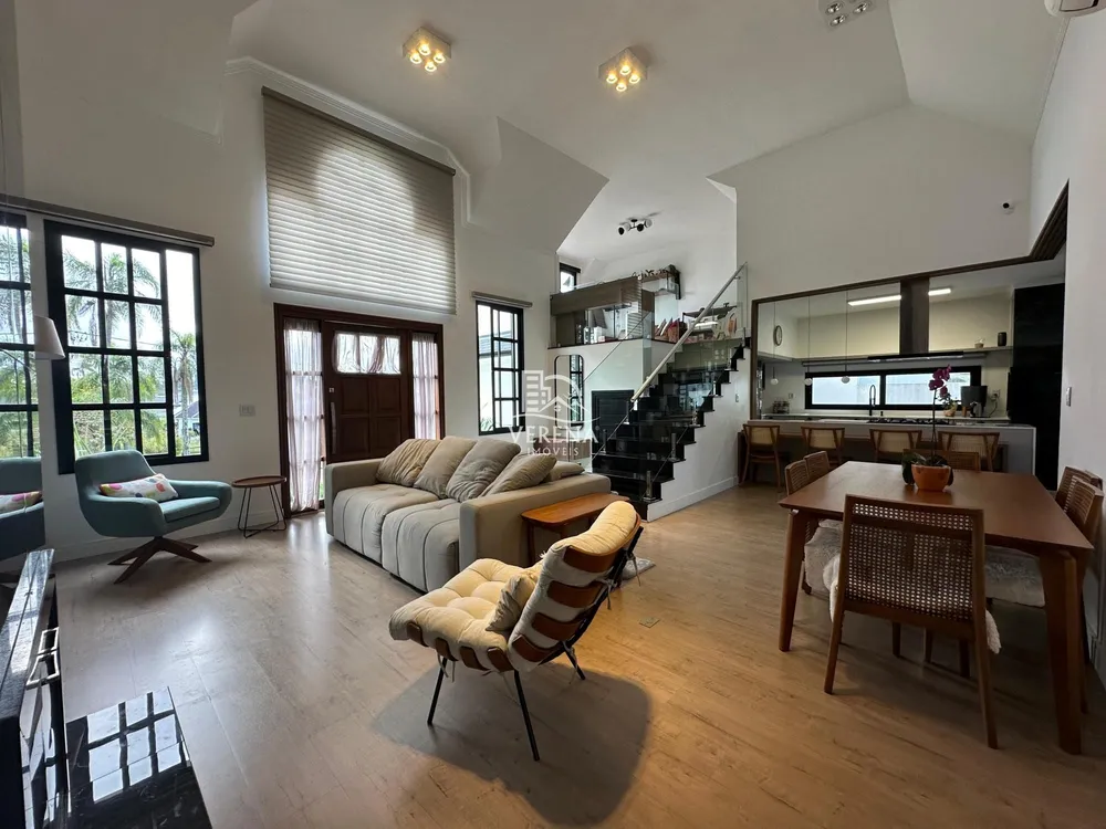Casa, 3 quartos, 210 m² - Foto 1