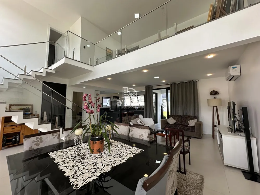 Casa, 3 quartos, 200 m² - Foto 1