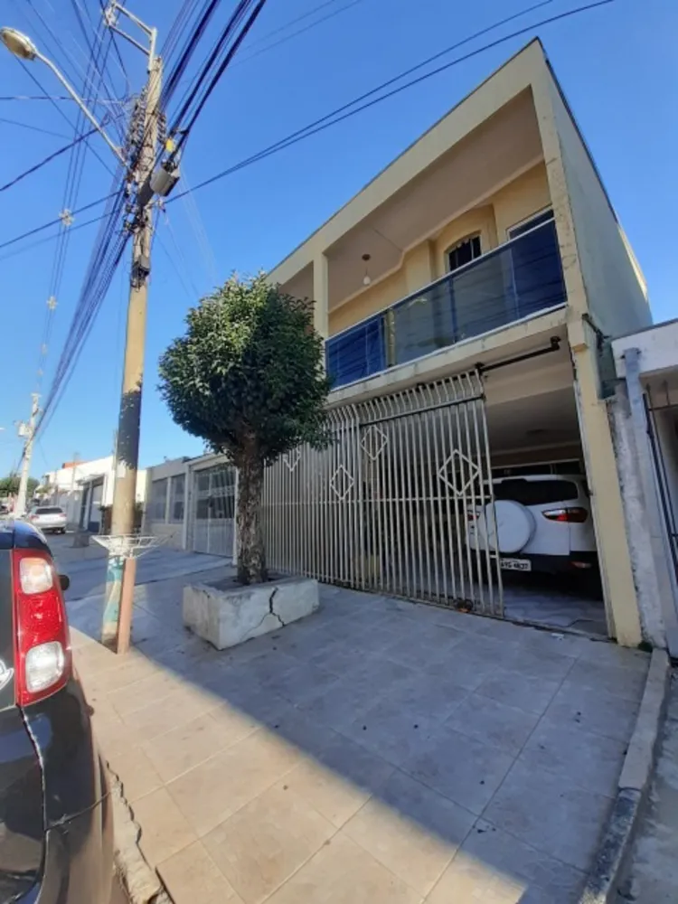 Casa, 4 quartos, 200 m² - Foto 1