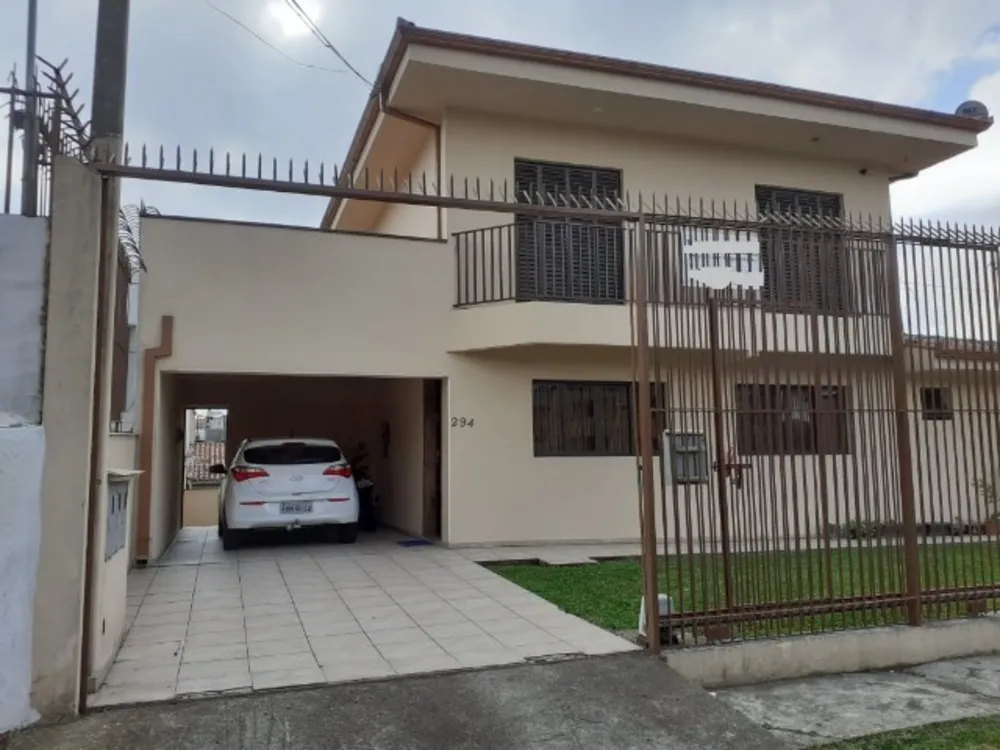 Casa, 4 quartos, 220 m² - Foto 1