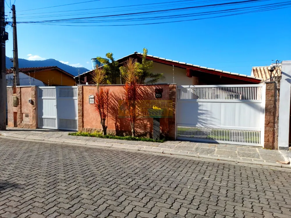 Casa, 3 quartos, 240 m² - Foto 1