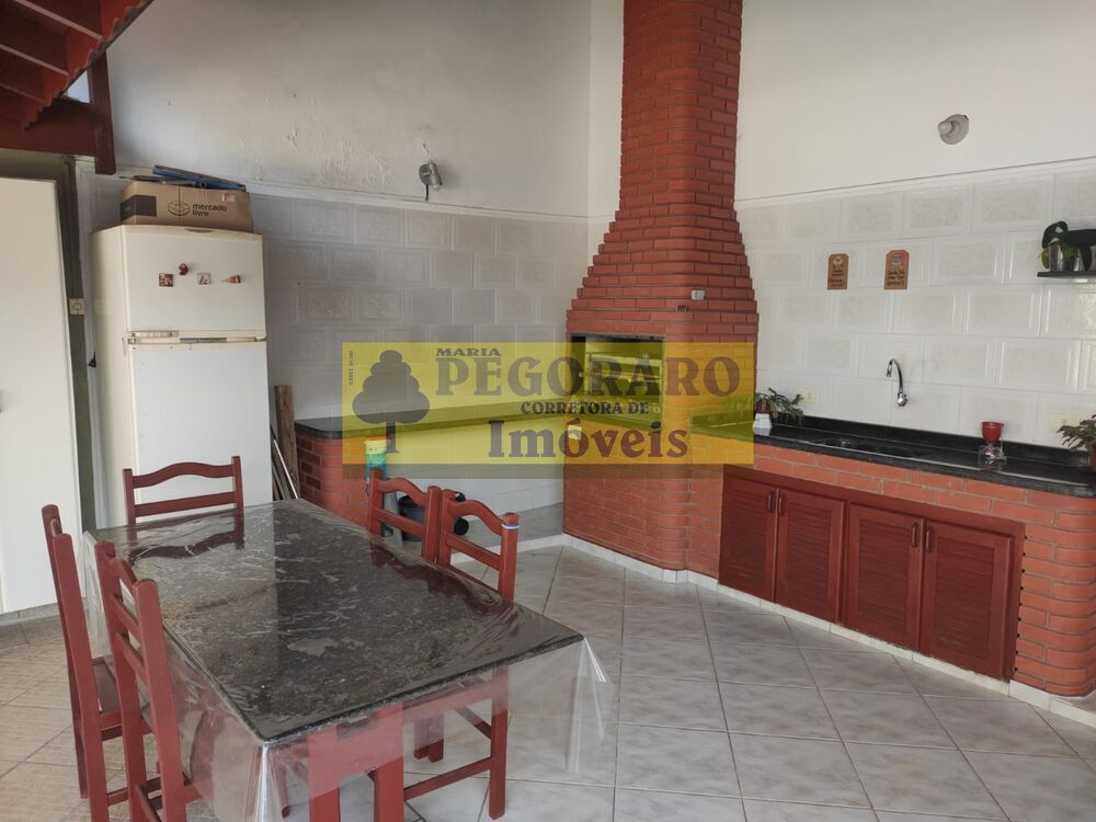 Casa, 6 quartos, 250 m² - Foto 1