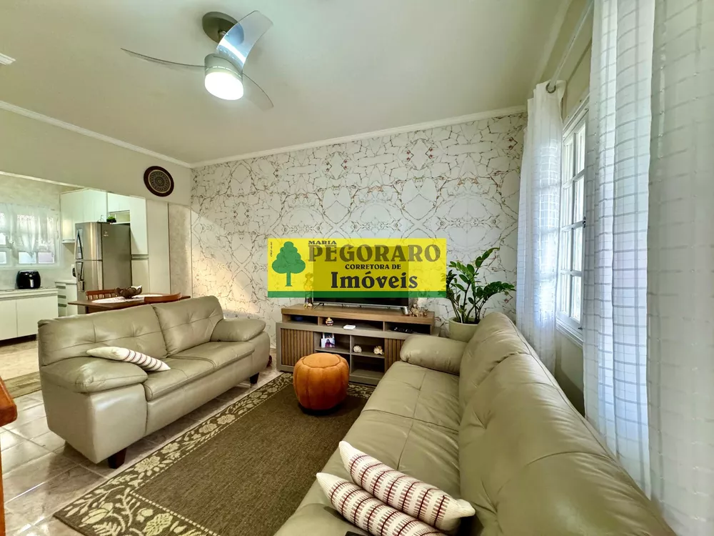 Casa à venda com 2 quartos, 70m² - Foto 4