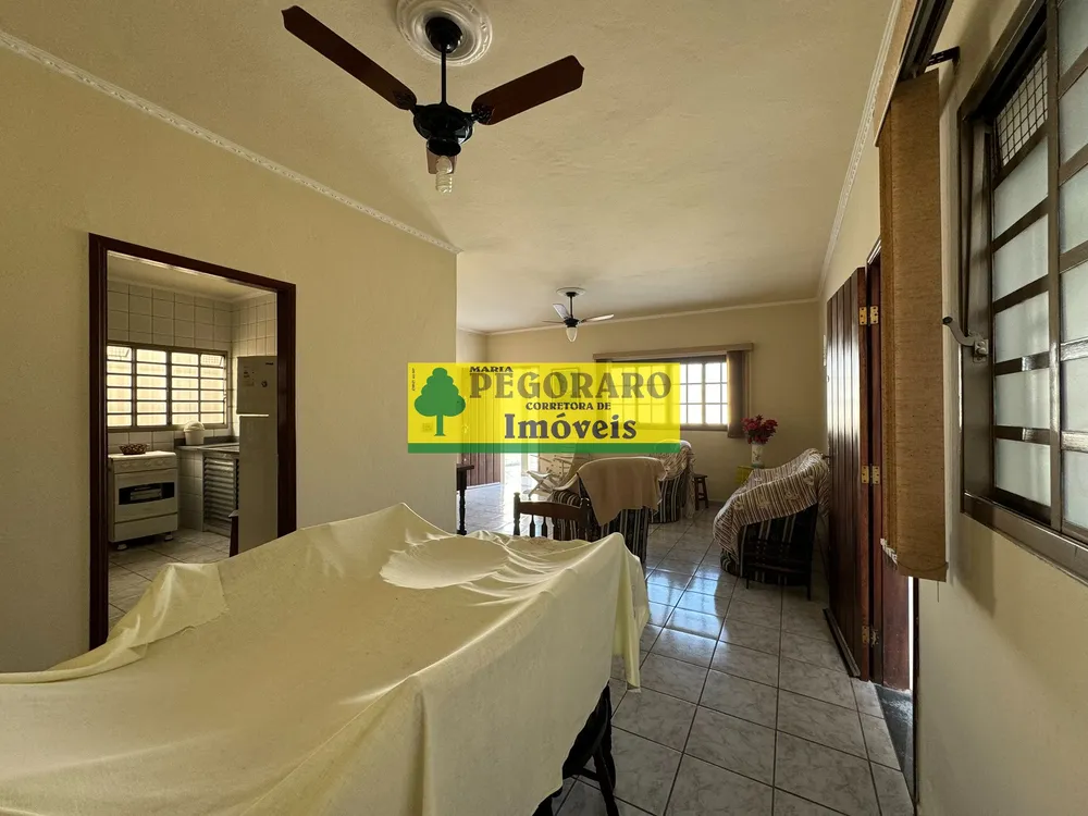 Casa, 3 quartos, 235 m² - Foto 1