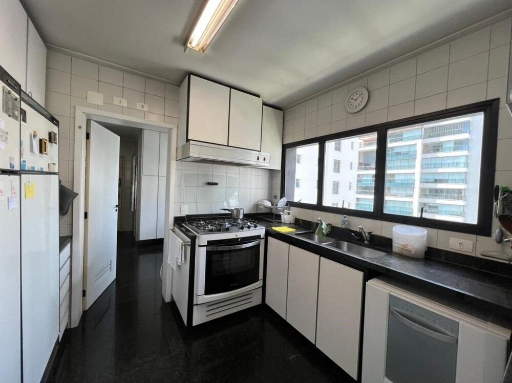 Apartamento à venda com 3 quartos, 220m² - Foto 15