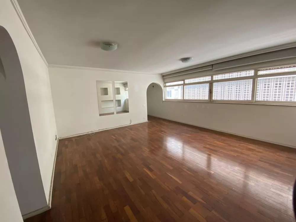 Apartamento à venda com 3 quartos, 130m² - Foto 1