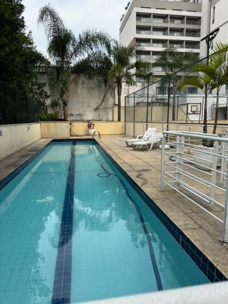 Apartamento para alugar com 3 quartos, 95m² - Foto 10