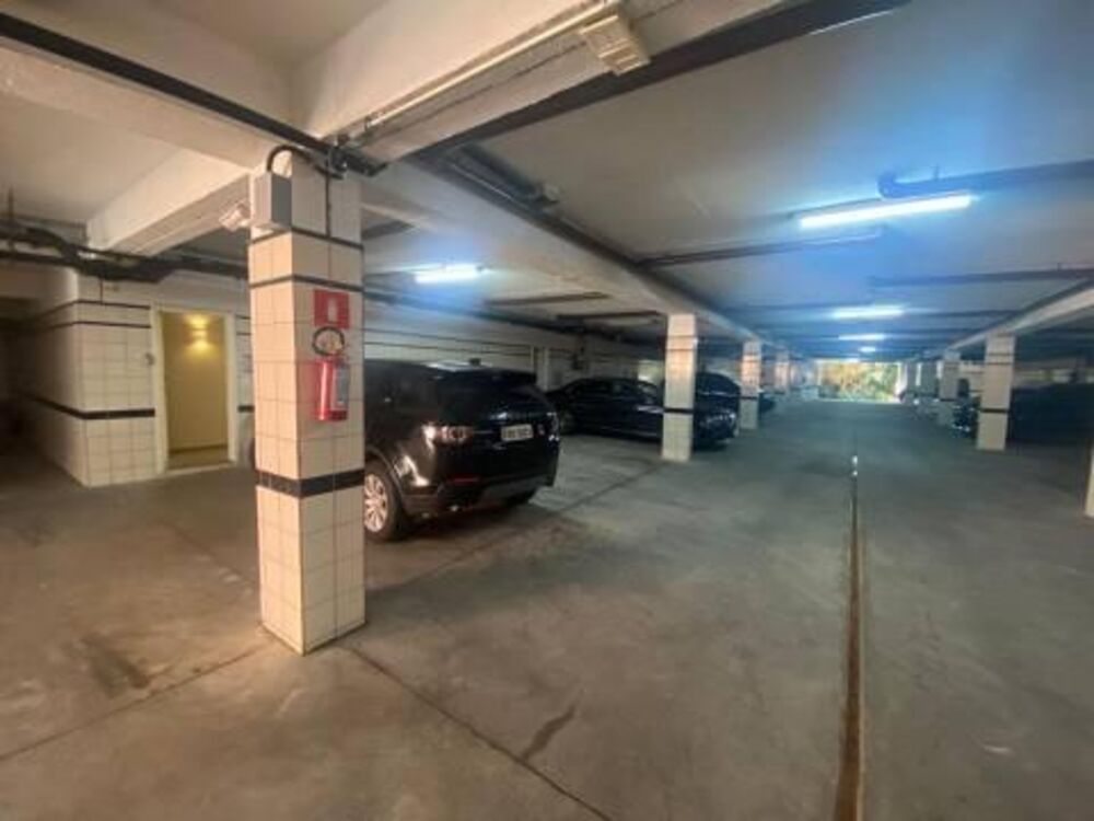 Casa de Condomínio para alugar com 4 quartos, 475m² - Foto 4