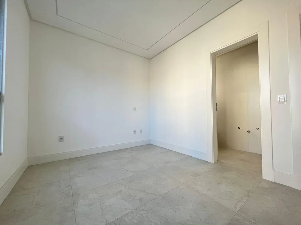 Apartamento, 3 quartos, 131 m² - Foto 2