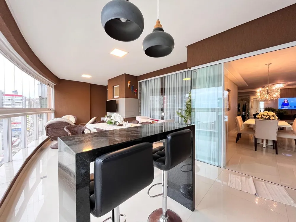 Apartamento, 3 quartos, 178 m² - Foto 1