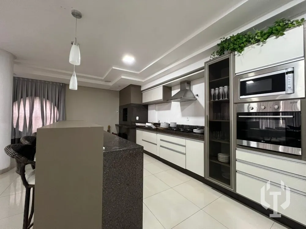 Apartamento, 3 quartos, 145 m² - Foto 1