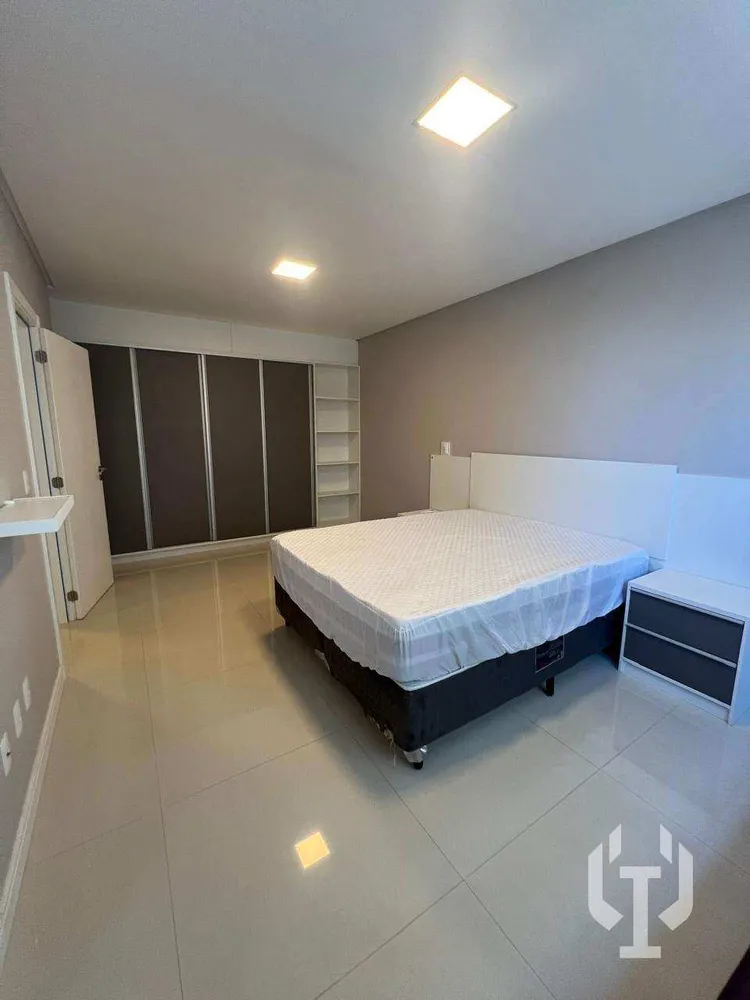 Apartamento, 3 quartos, 159 m² - Foto 1