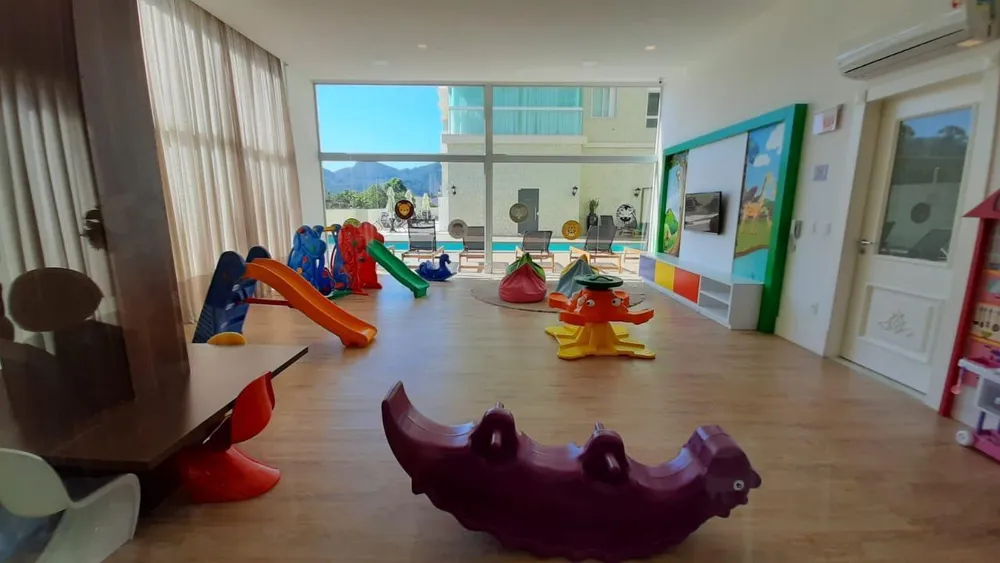 Casa, 3 quartos, 245 m² - Foto 2