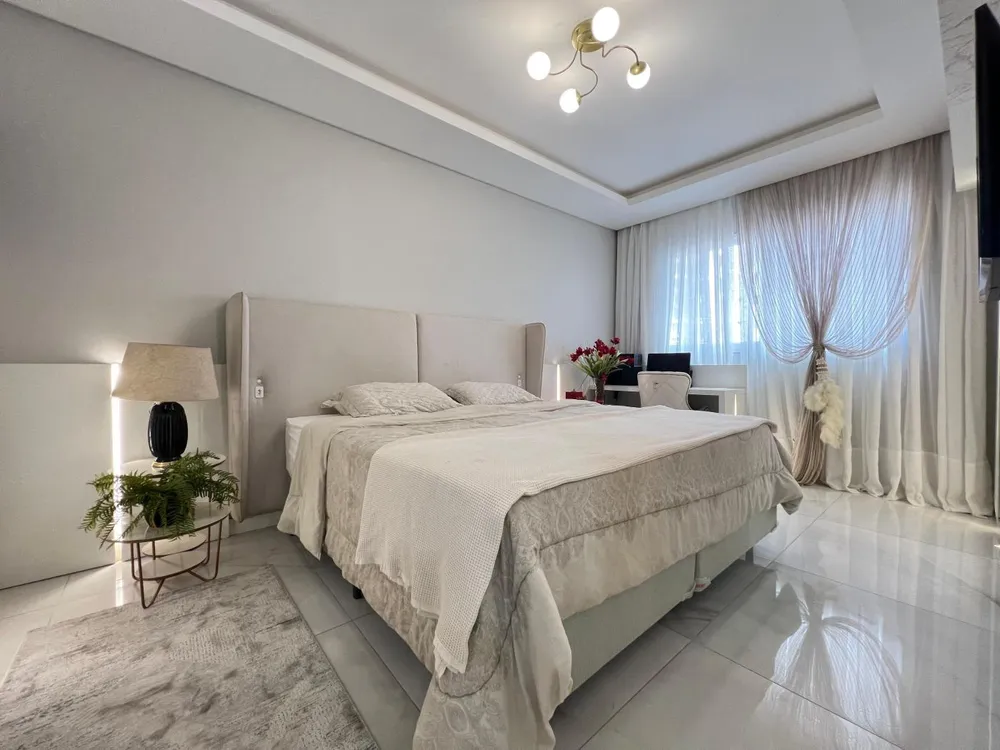Casa, 4 quartos, 182 m² - Foto 1