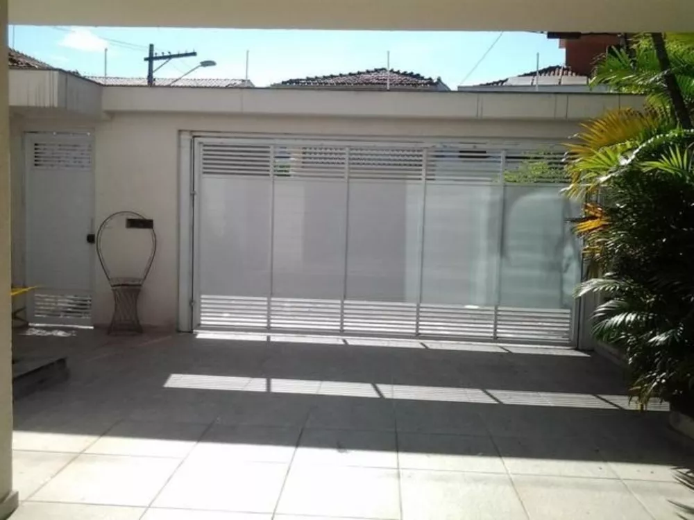 Casa à venda com 6 quartos, 200m² - Foto 3