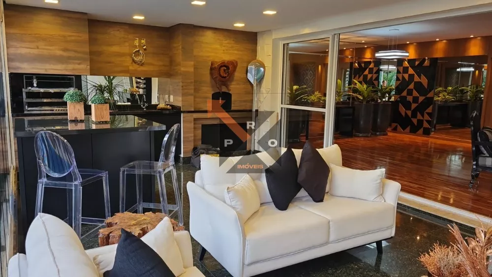 Apartamento à venda com 4 quartos, 220m² - Foto 1