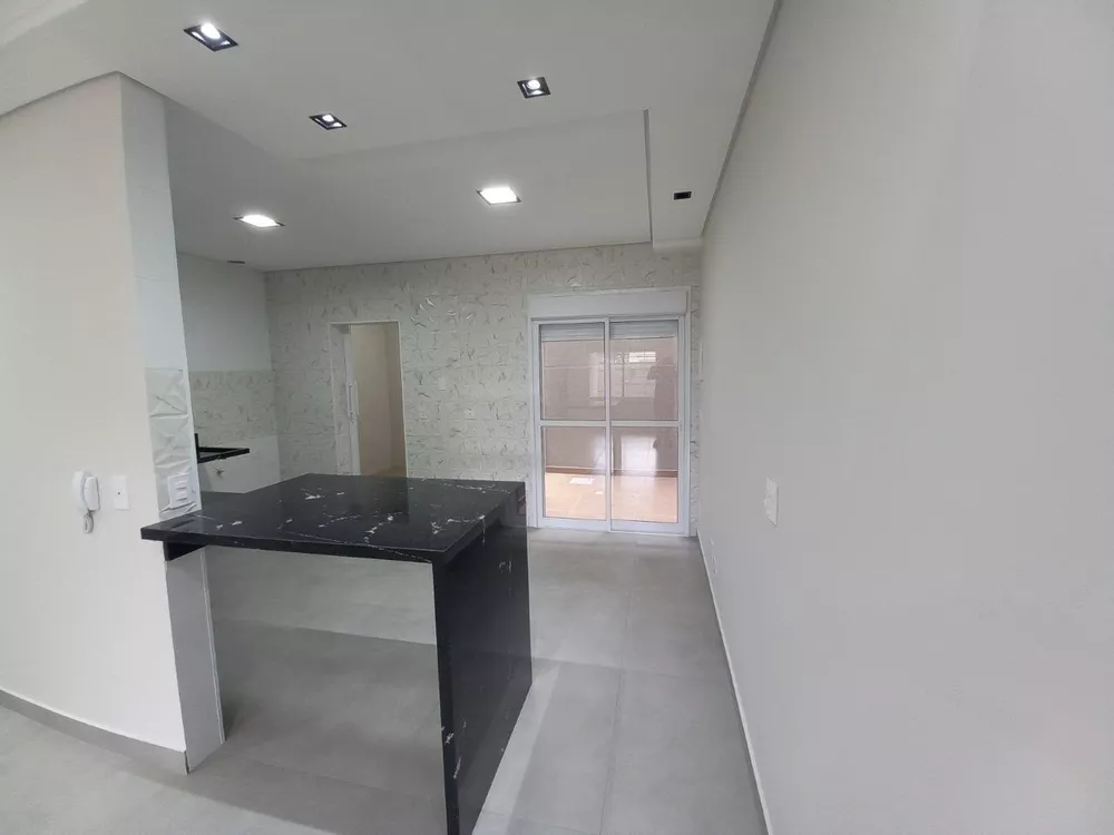 Casa à venda com 3 quartos, 170m² - Foto 2