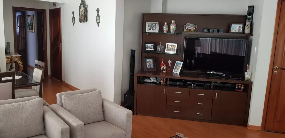 Apartamento à venda com 3 quartos, 140m² - Foto 3