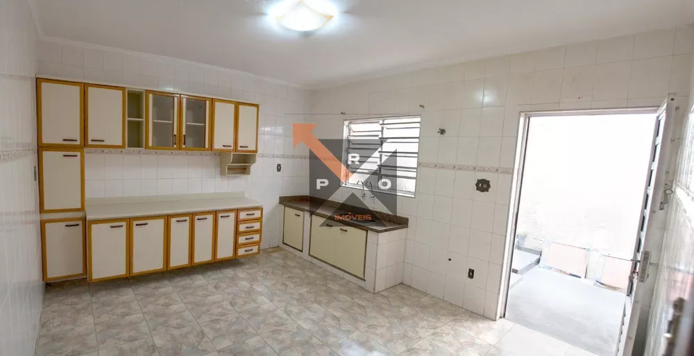 Casa à venda com 4 quartos, 210m² - Foto 6