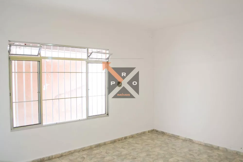 Casa à venda com 4 quartos, 210m² - Foto 3