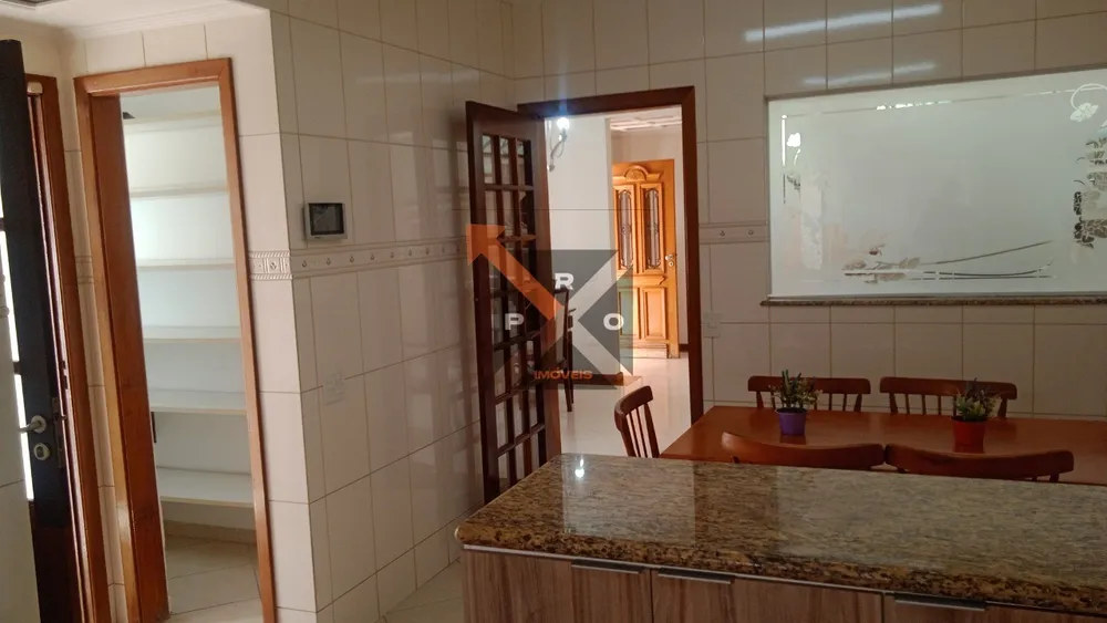 Casa, 3 quartos, 230 m² - Foto 1