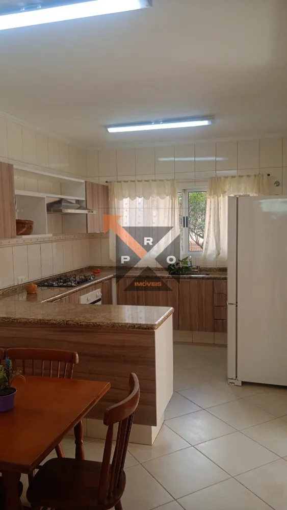 Casa, 3 quartos, 230 m² - Foto 2