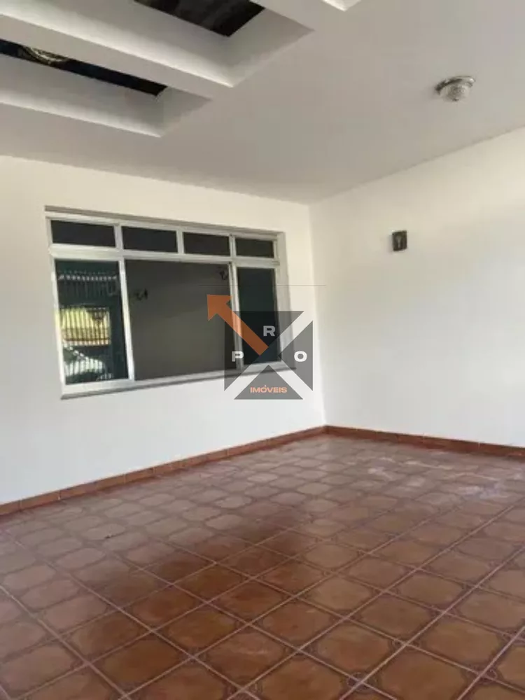 Casa à venda com 4 quartos, 280m² - Foto 3