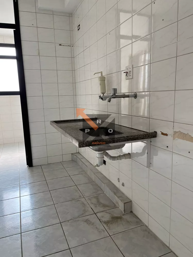 Apartamento à venda com 3 quartos, 83m² - Foto 2