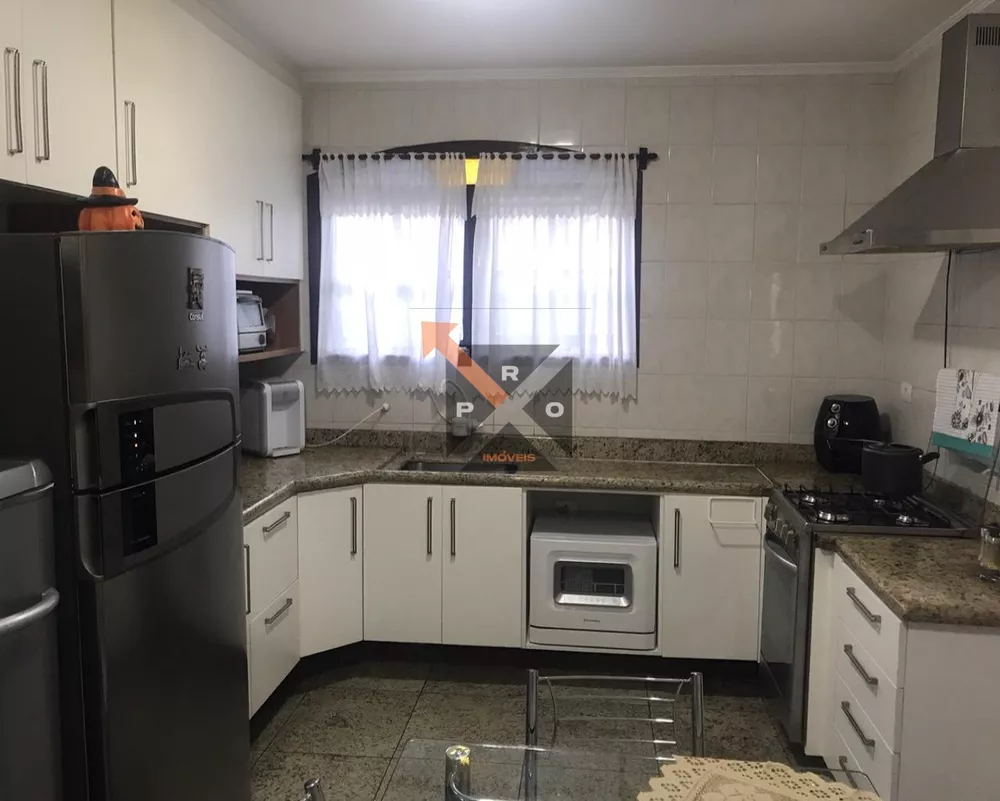 Casa à venda com 3 quartos, 377m² - Foto 8